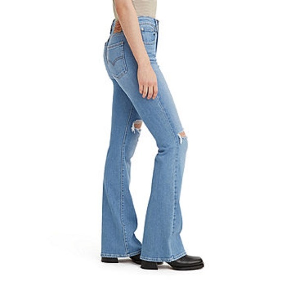 NWT Levi’s 726 Flare Women's High Rise Jean in Let’s Talk Size 30 - Picture 3 of 8